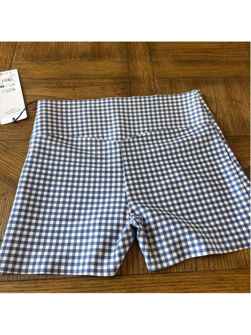 Women's Alo Yoga Airlift Gingham Bike Shorts, Size M, Blue/White - Picture 2 of 4